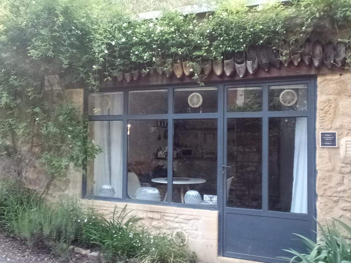 Chambre Du Sabotier - Studio Troglodytique - A 100 M Baignade En Riviere - Location De Canoe - Circuits Cyclo - Aire De Pique-Nique - 3 Restaurants 卡斯泰尔诺拉沙佩尔 外观 照片