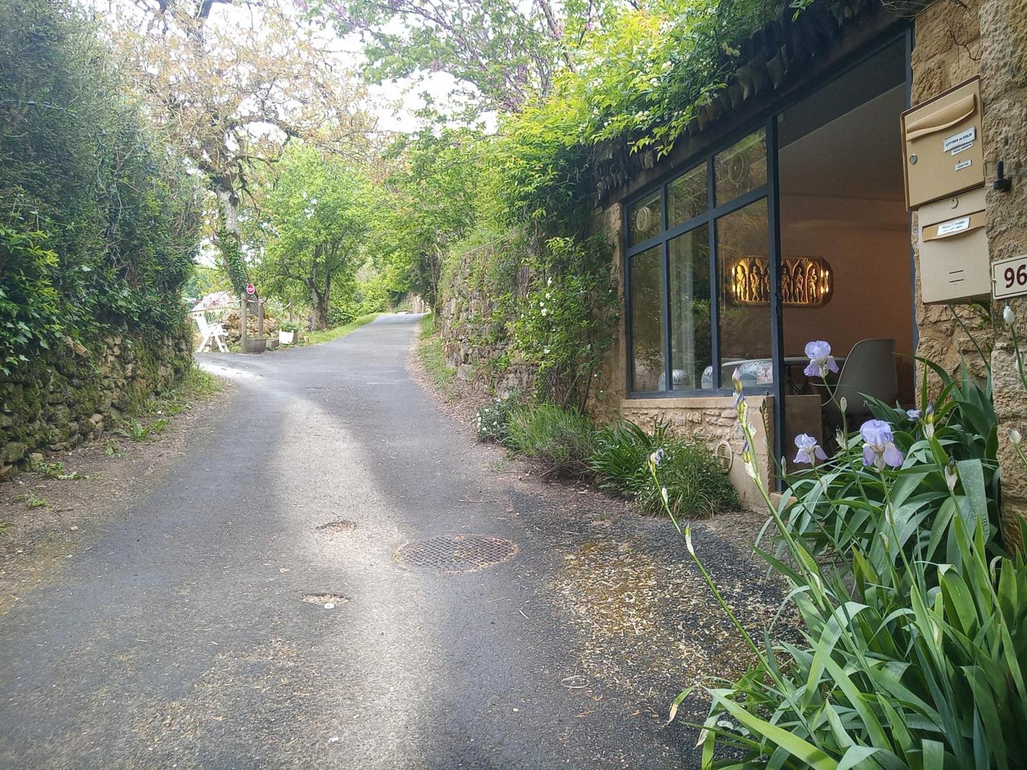 Chambre Du Sabotier - Studio Troglodytique - A 100 M Baignade En Riviere - Location De Canoe - Circuits Cyclo - Aire De Pique-Nique - 3 Restaurants 卡斯泰尔诺拉沙佩尔 外观 照片