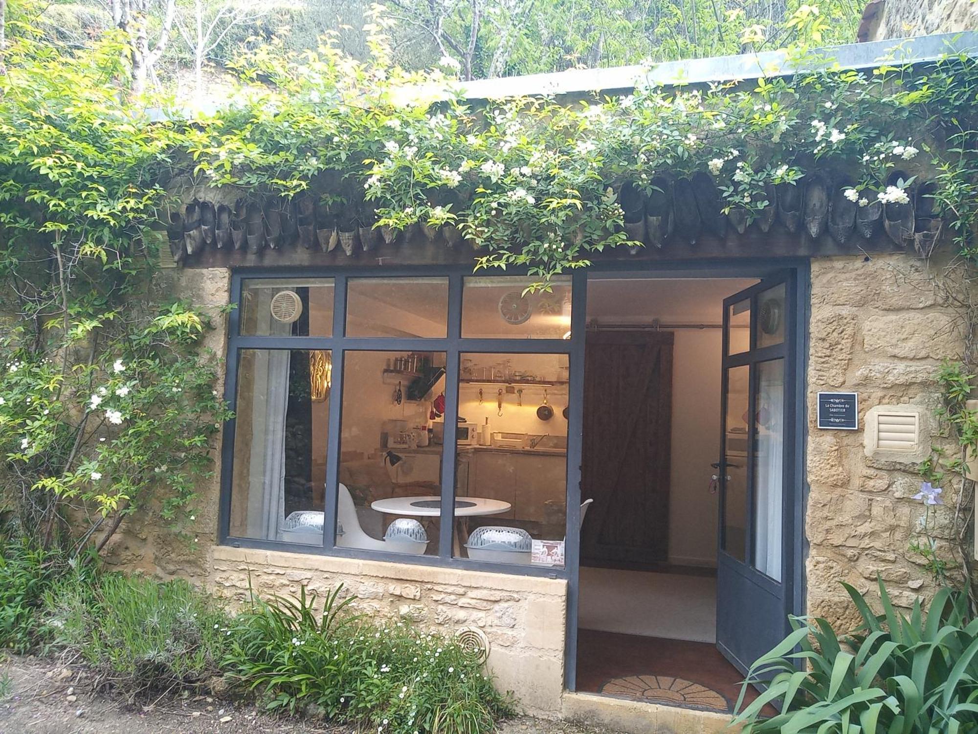 Chambre Du Sabotier - Studio Troglodytique - A 100 M Baignade En Riviere - Location De Canoe - Circuits Cyclo - Aire De Pique-Nique - 3 Restaurants 卡斯泰尔诺拉沙佩尔 外观 照片