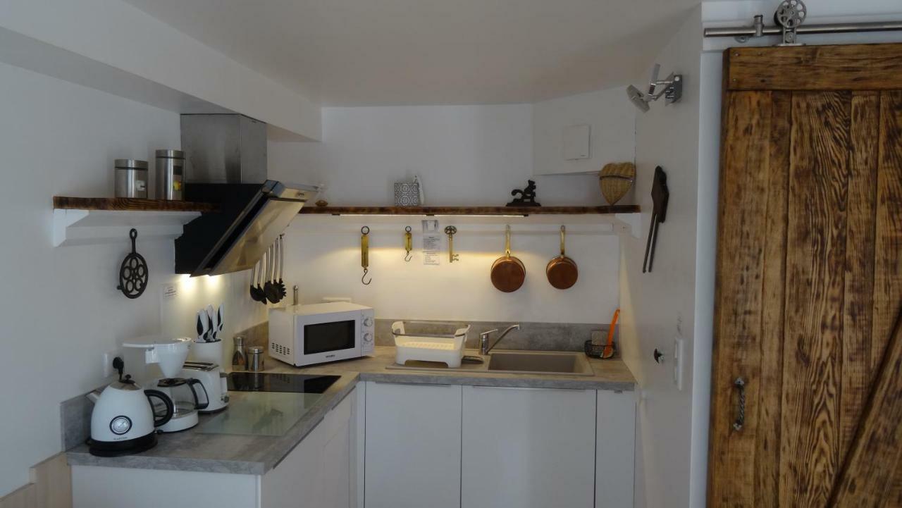Chambre Du Sabotier - Studio Troglodytique - A 100 M Baignade En Riviere - Location De Canoe - Circuits Cyclo - Aire De Pique-Nique - 3 Restaurants 卡斯泰尔诺拉沙佩尔 外观 照片